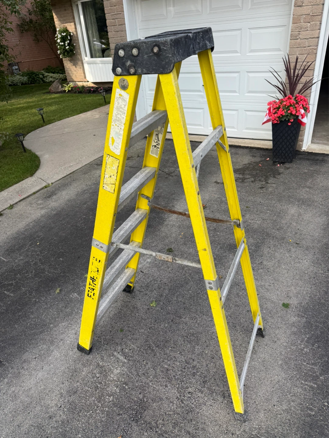 Featherlite Fibreglass 6ft Ladder - photo 3
