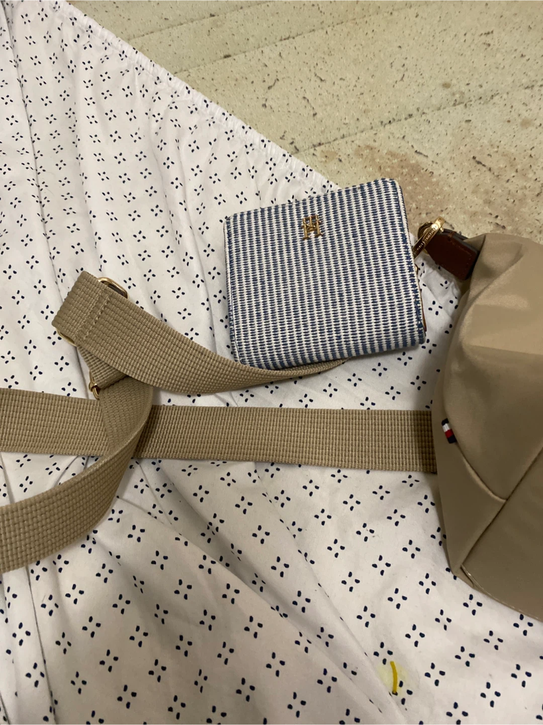 Tommy Hilfiger bag for sale - photo 2