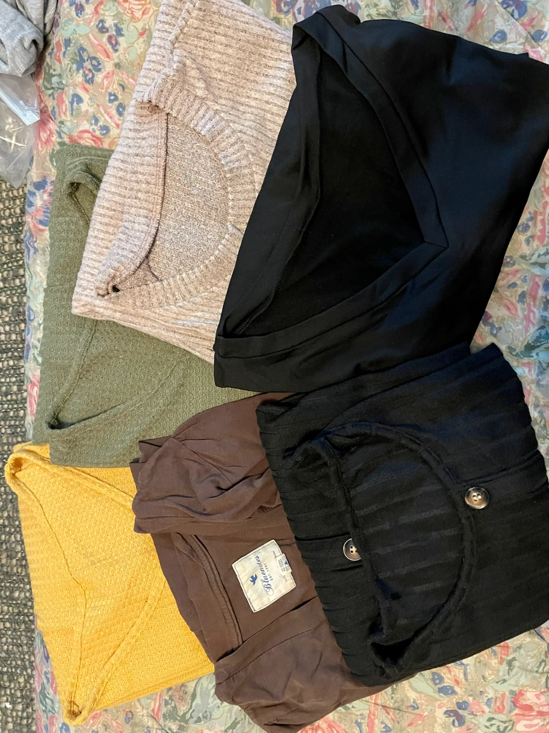 Bundle of 6 Women's Tops