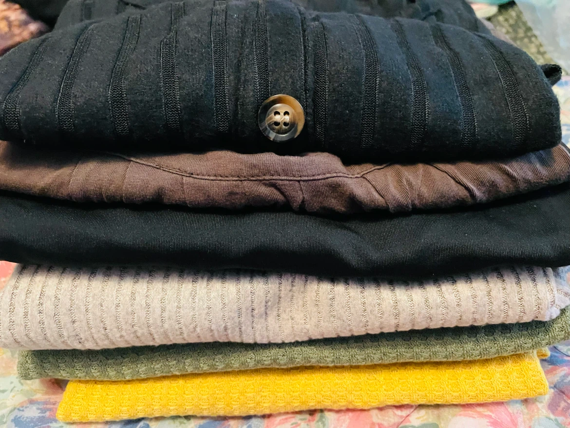 Bundle of 6 Women's Tops - photo 2