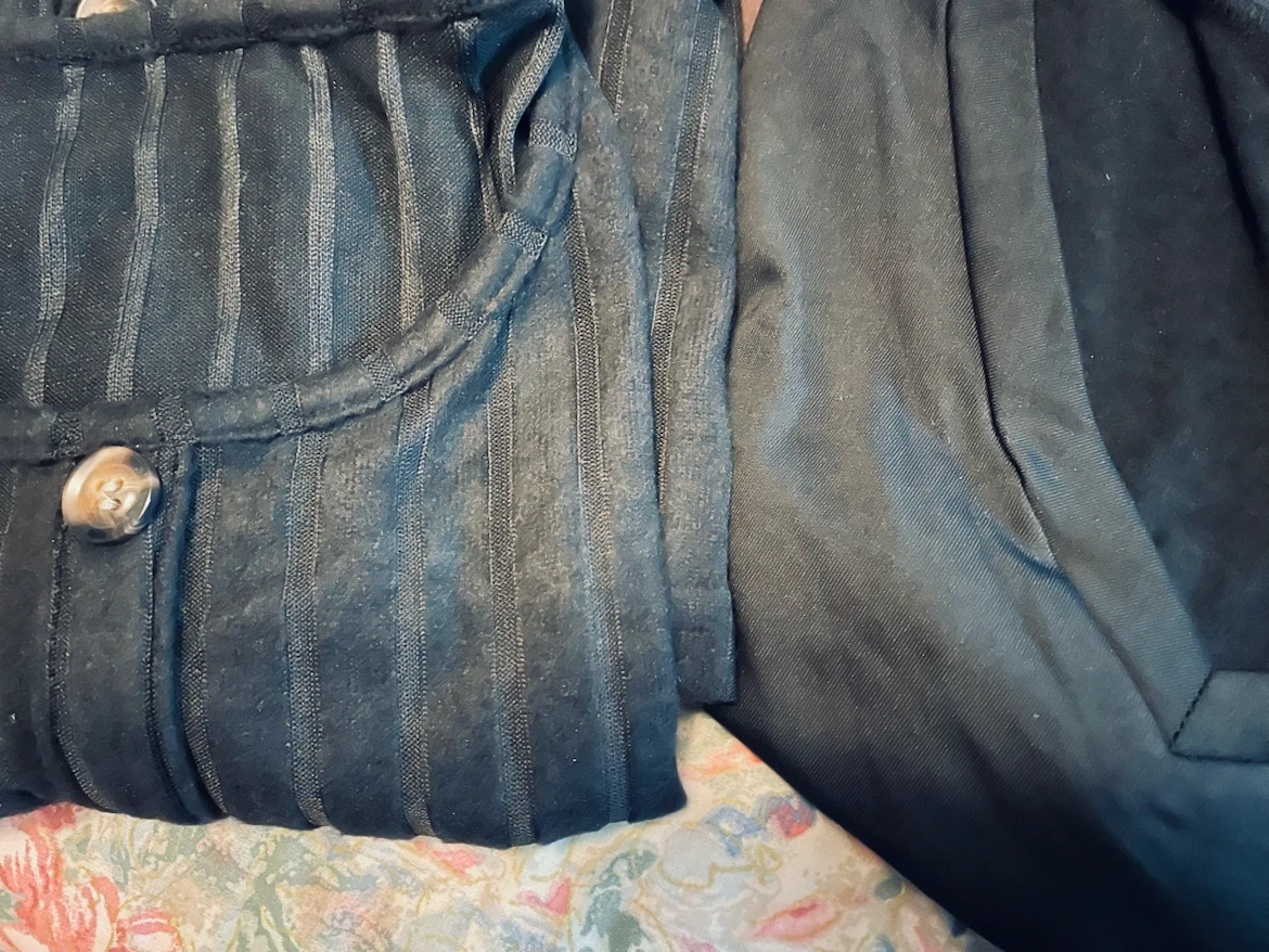 Bundle of 6 Women's Tops - photo 4