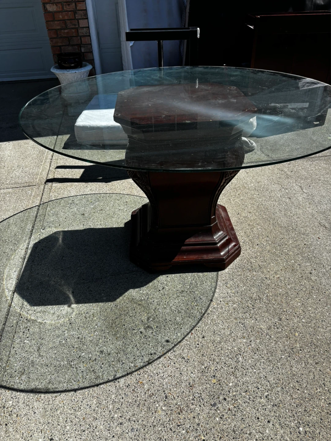 Round Glass Top Pedestal Table - photo 3