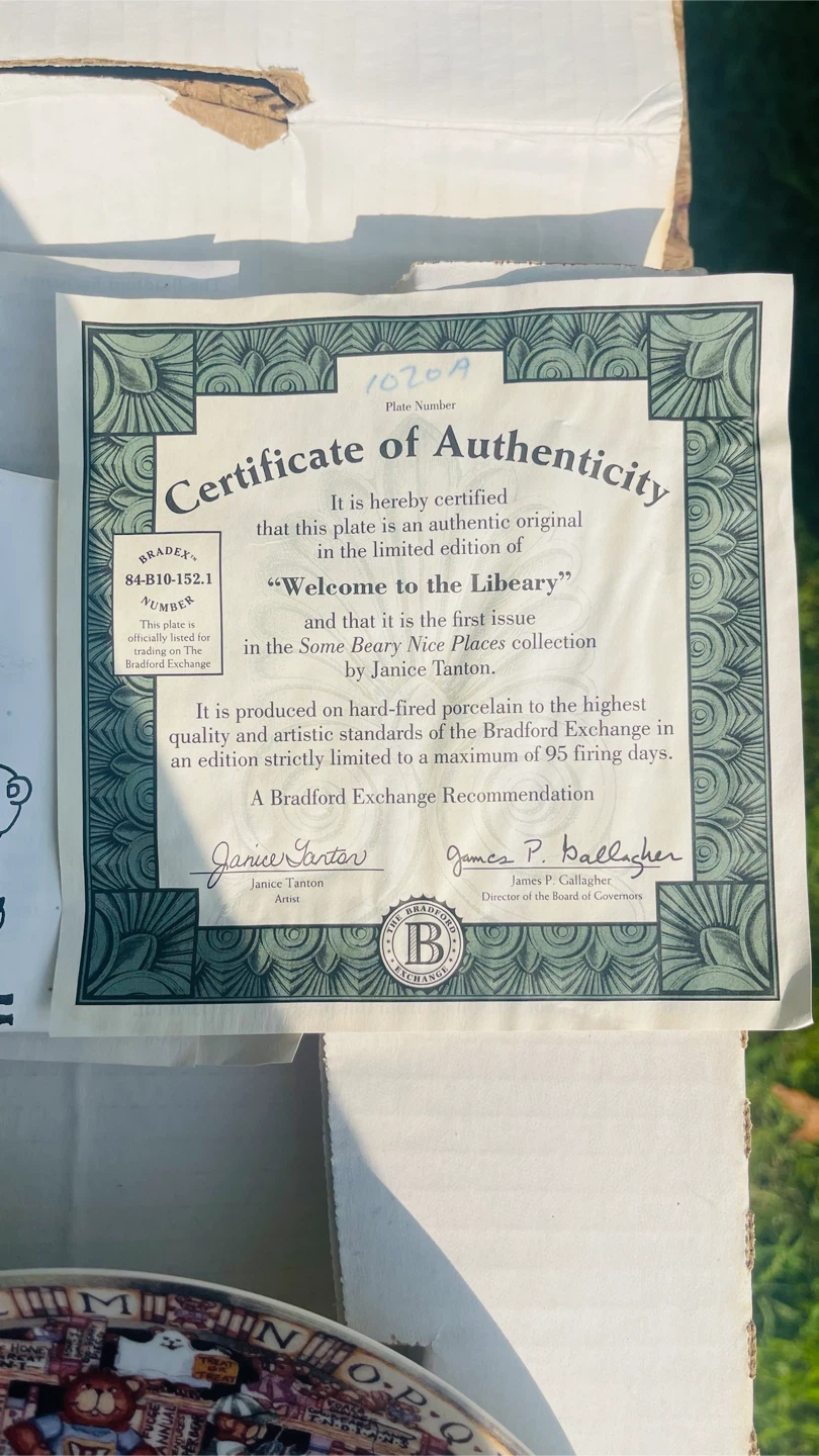 Welcome to the Library" Collector Plate by Janice Tanton - photo 3