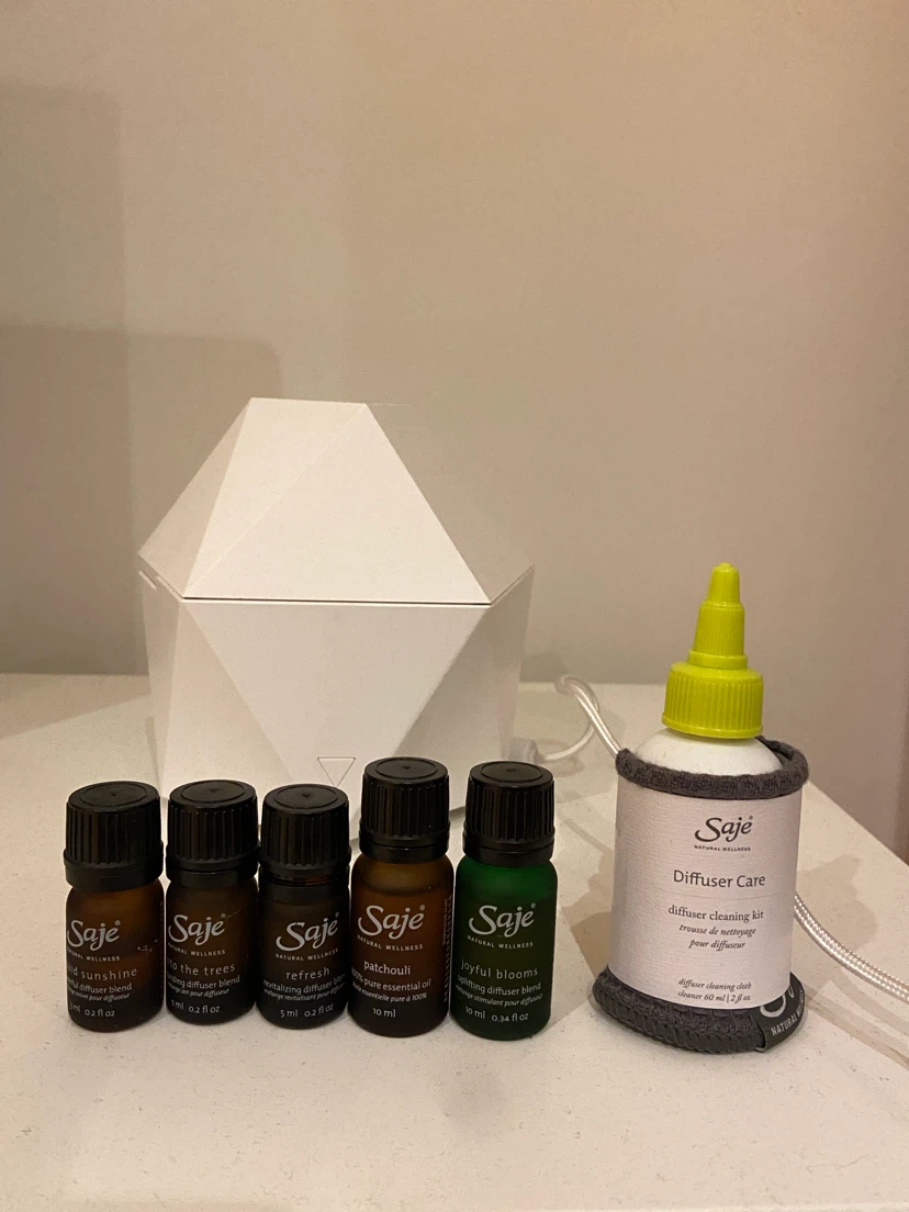 Saje Diffuser with Essential Oils and Cleaning Kit