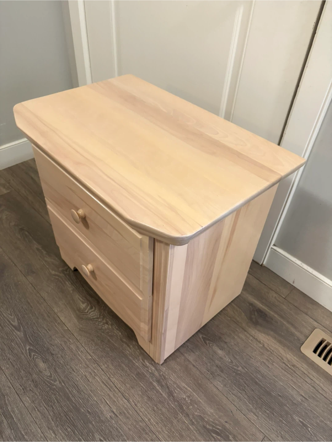 Beautiful Nightstand - photo 3