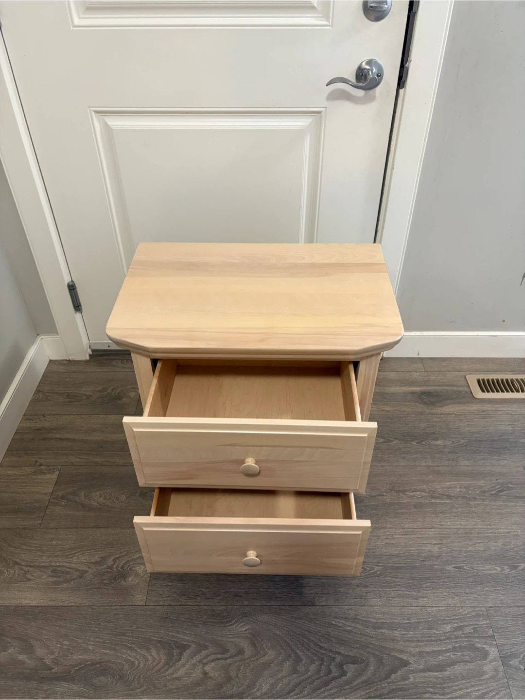 Beautiful Nightstand - photo 5