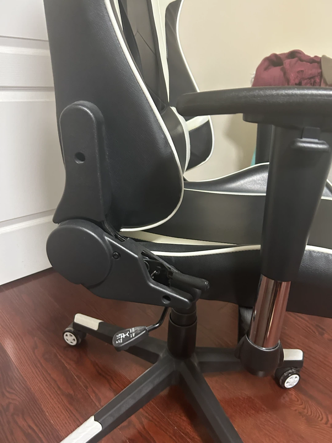 Goplus Gaming Chair - photo 2