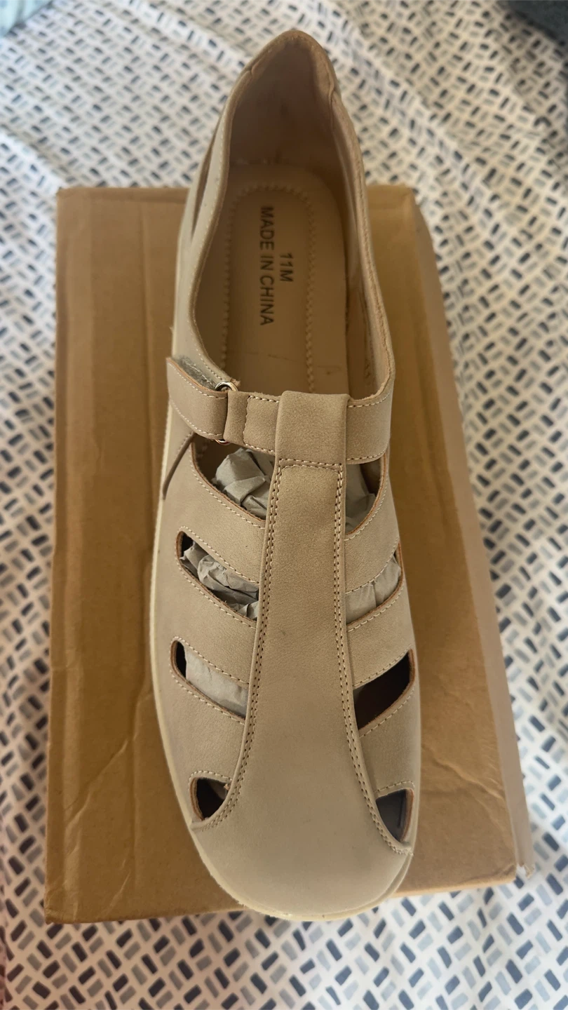 Women's Tan Comfort Sandals Size 11 ( Sandalias size 11)