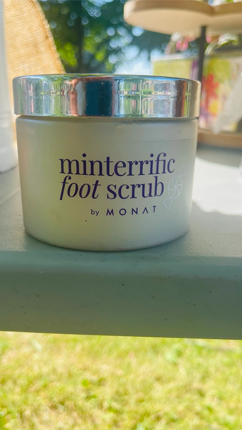 Monat Minterrifica Foot Scrub