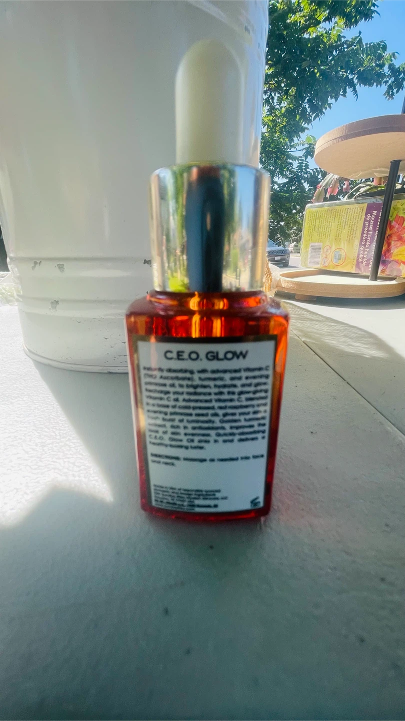 Sunday Riley C.E.O. Glow Vitamin C + Turmeric Face Oil - photo 2