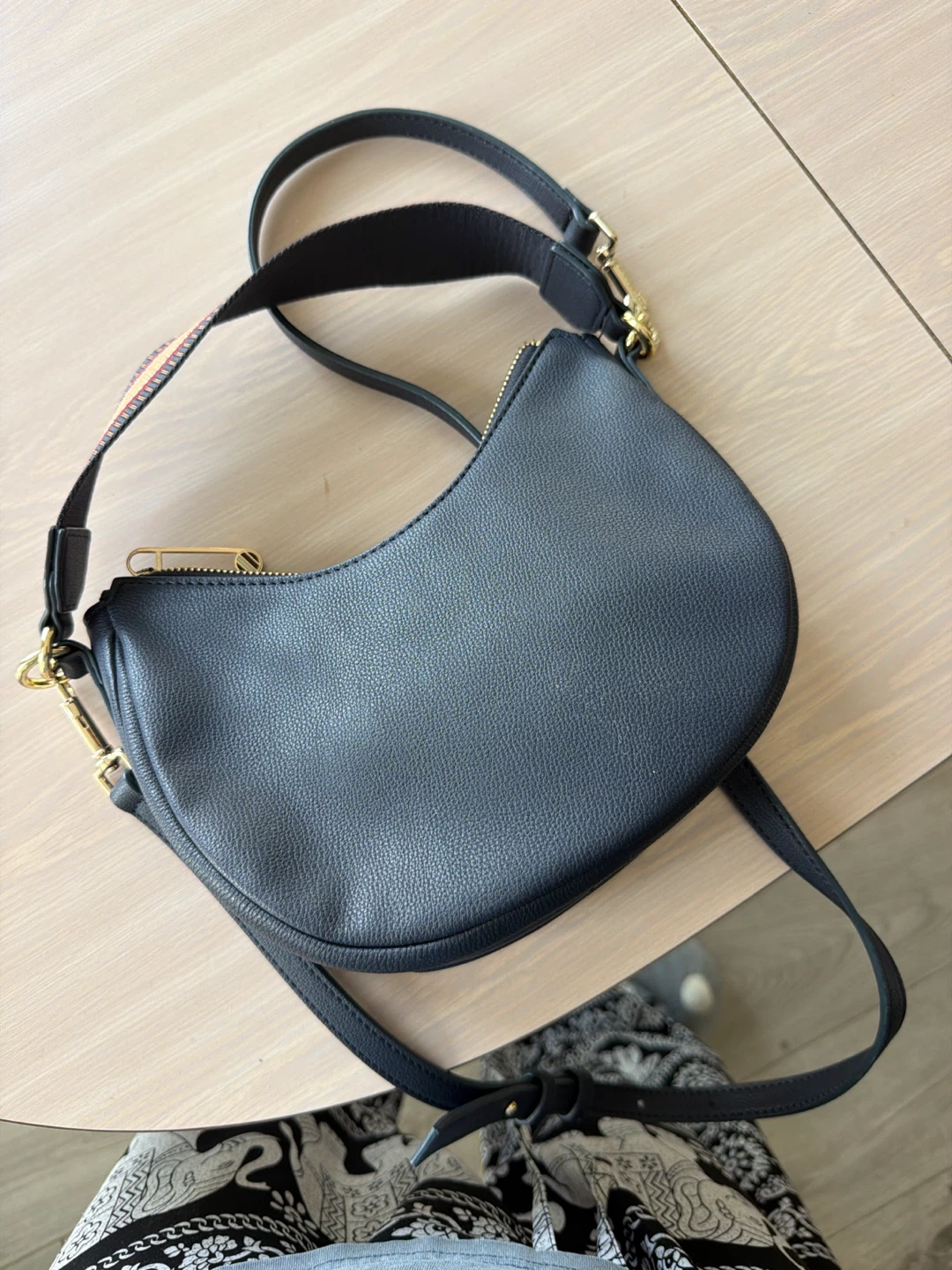 Tommy Hilfiger Black Hobo Bag - photo 2