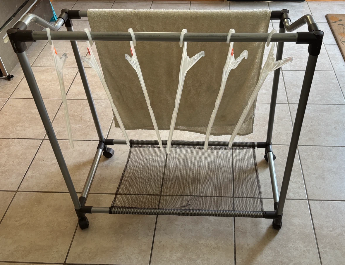 Rolling Drying Rack for Towels/Clothes + Mesh Shelf for shoes - photo 4