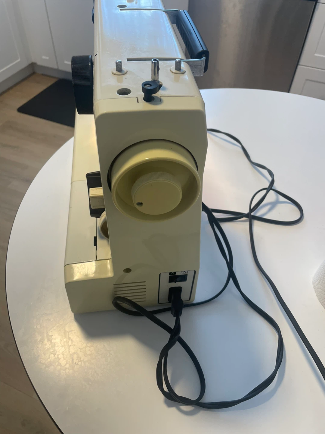 White Sewing Machine - photo 3