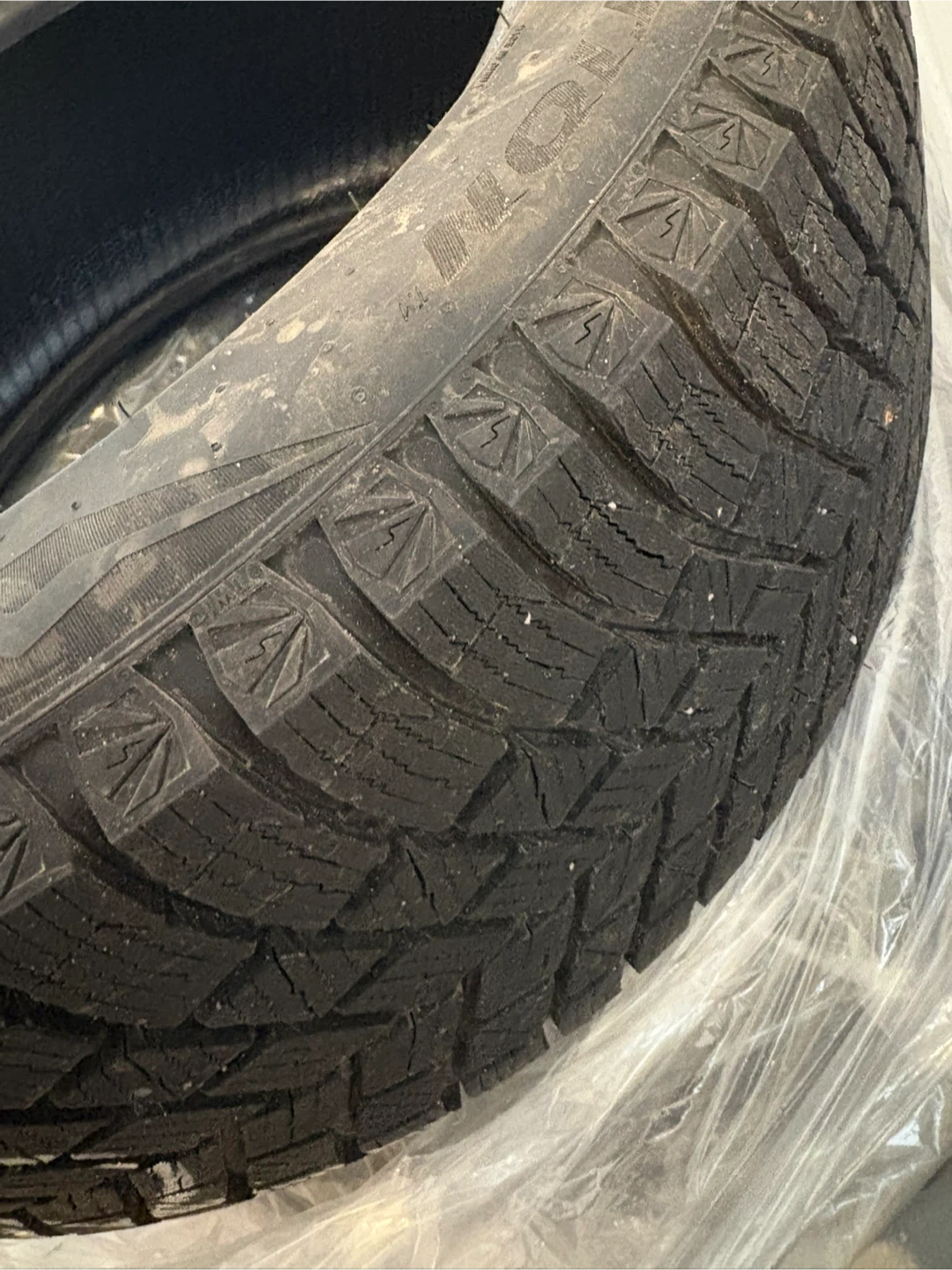 Pirelli 225/50R17 Ice Friction Winter Tires - photo 4