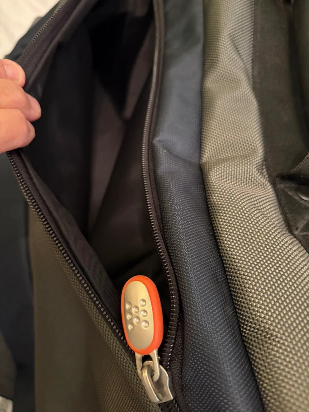 Eddie Bauer Messenger Bag - photo 2
