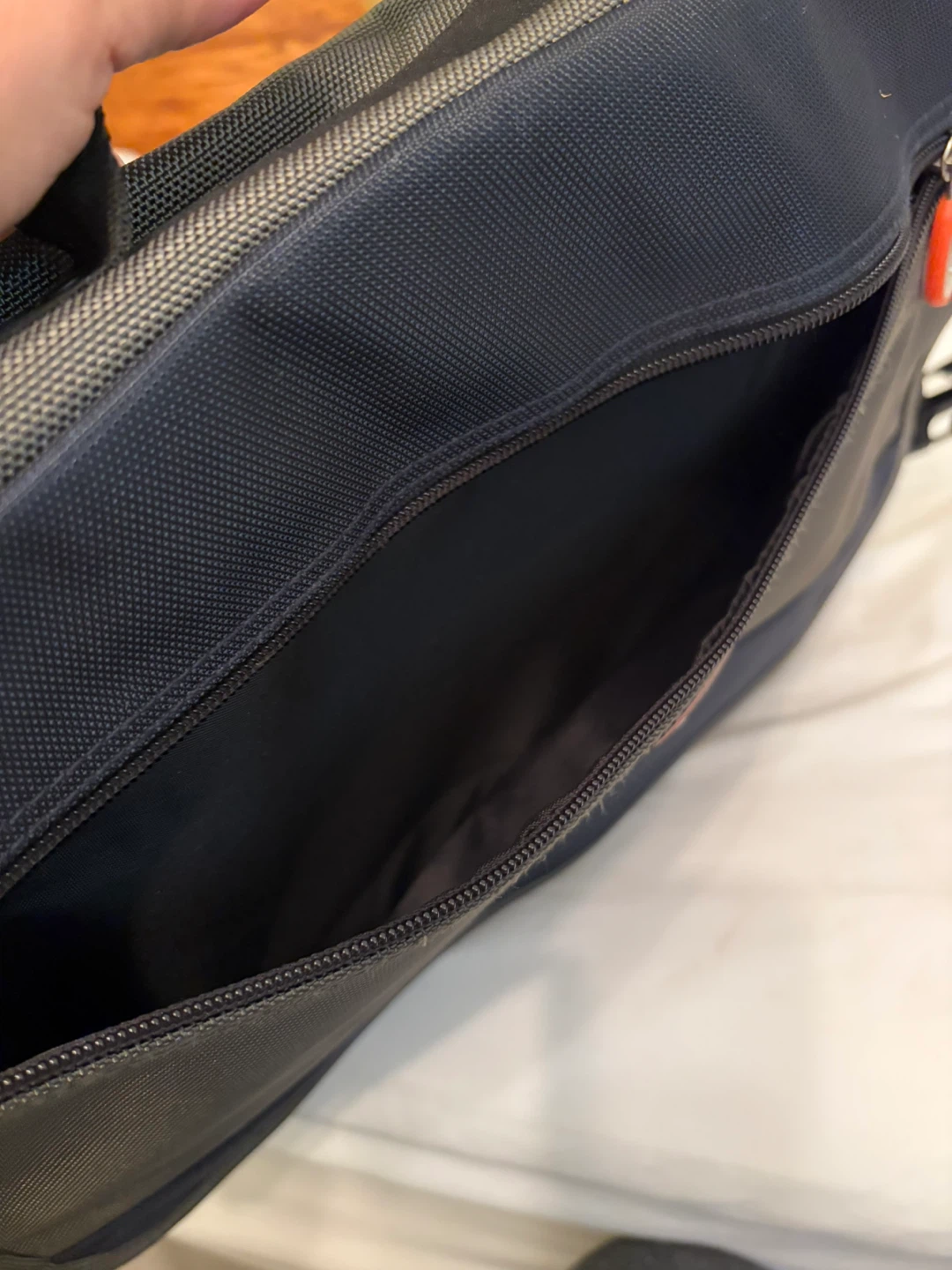 Eddie Bauer Messenger Bag - photo 3