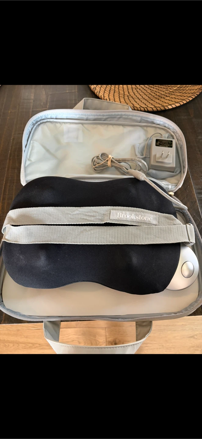 $50 Brookstone I-NEED Shiatsu Massager with Travel Bag - photo 2
