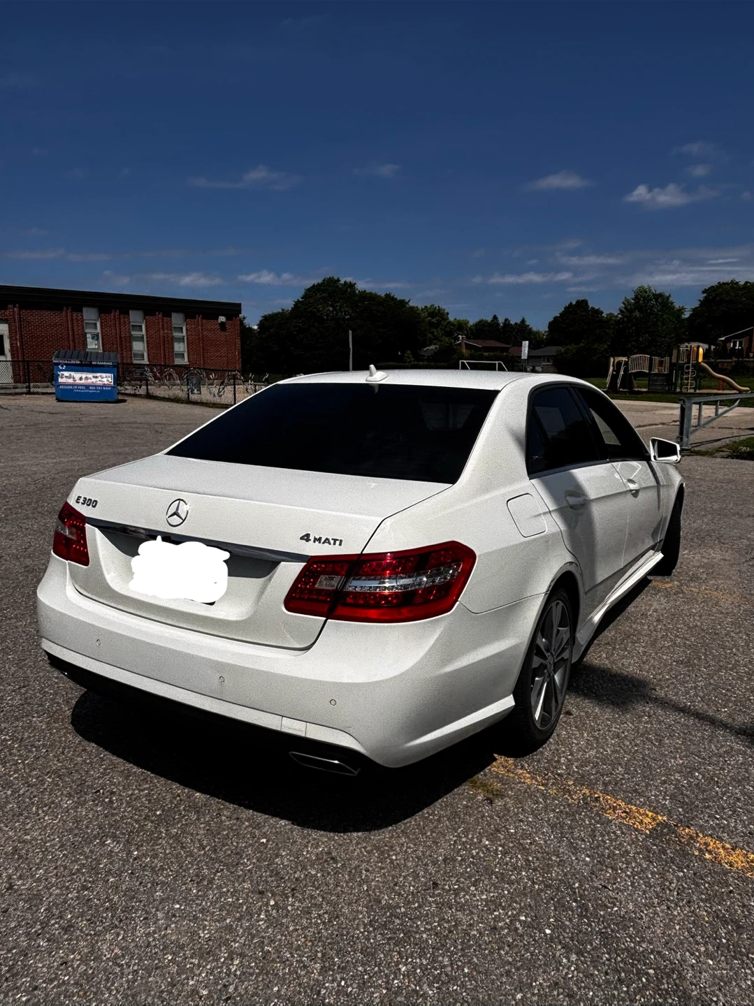 Mercedes-Benz E300 4MATIC - photo 4