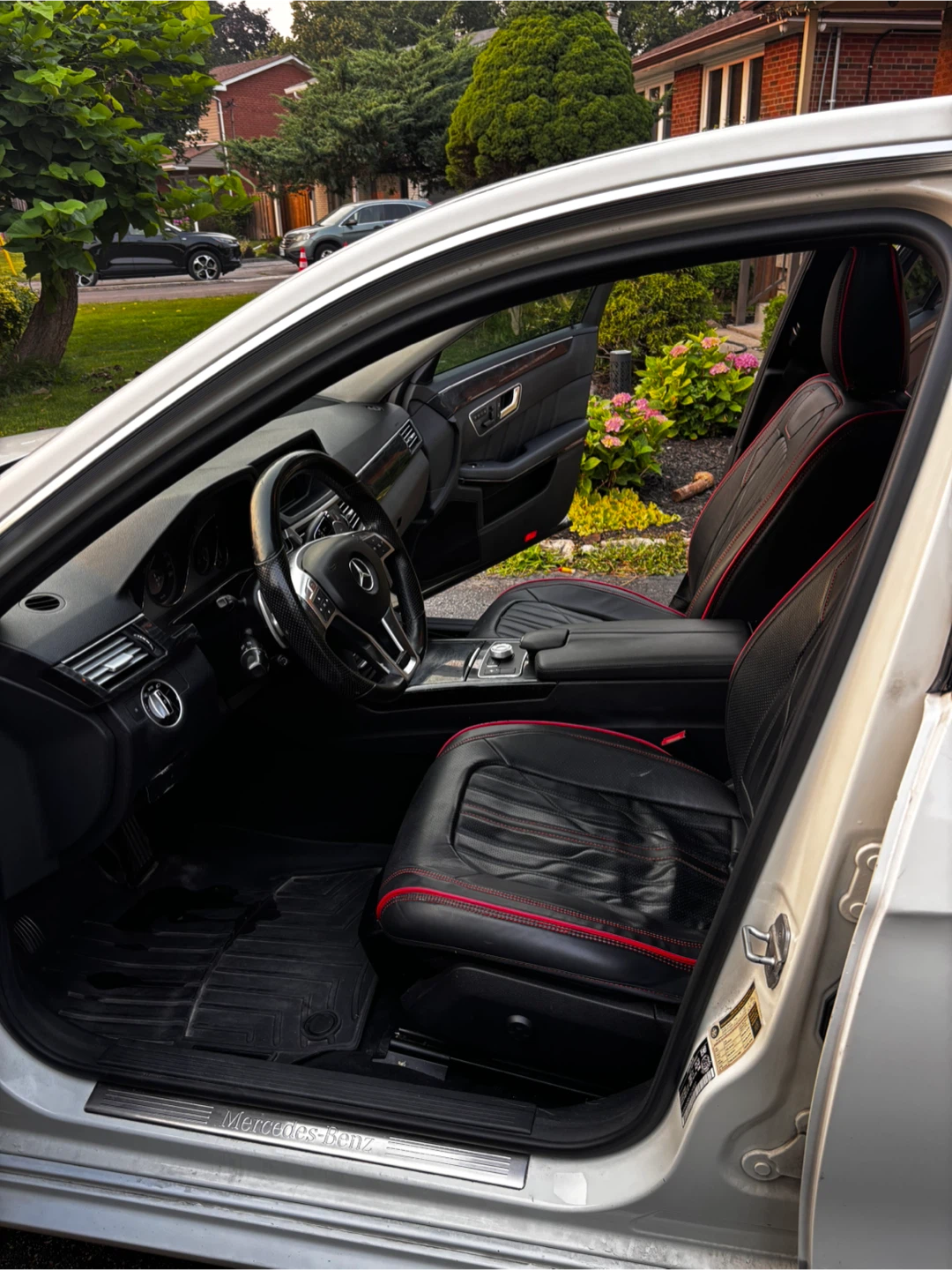 Mercedes-Benz E300 4MATIC - photo 5