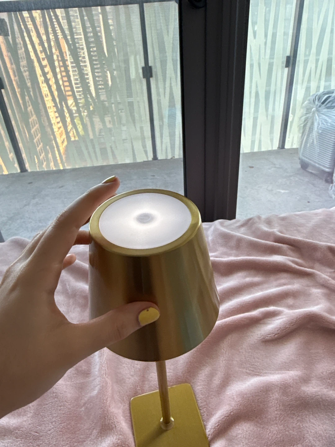 Gold Metal Table Lamp - photo 4