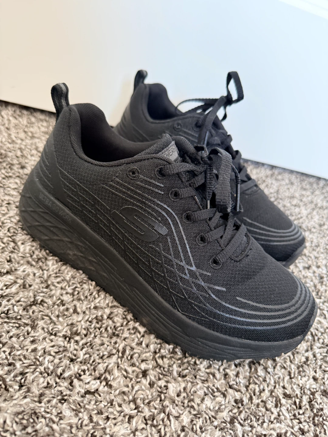 Skechers Black Non-Slip Shoes – Excellent Condition - photo 3