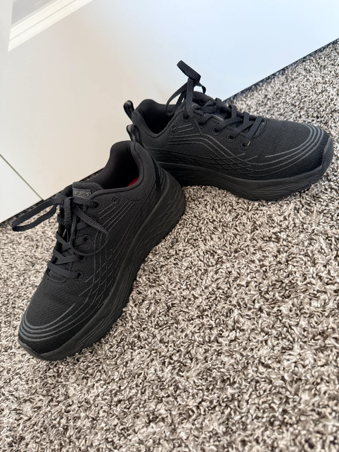 Skechers Black Non-Slip Shoes – Excellent Condition - photo 4
