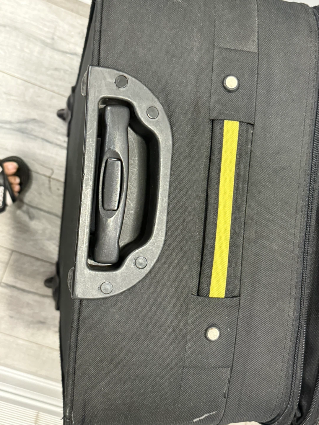 Skyway Black Wheeled Suitcase - photo 4