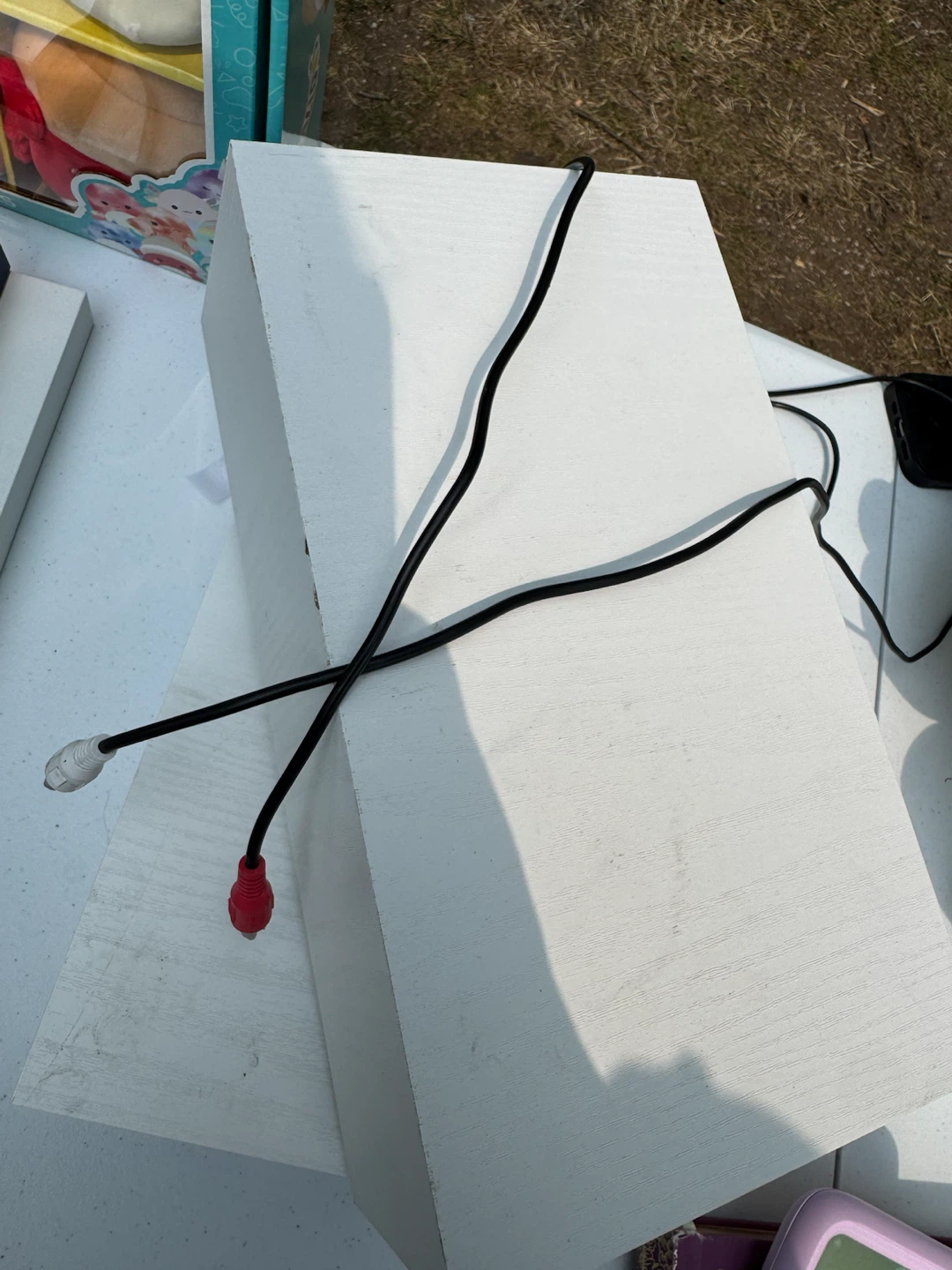 White Rectangular Speakers - photo 2