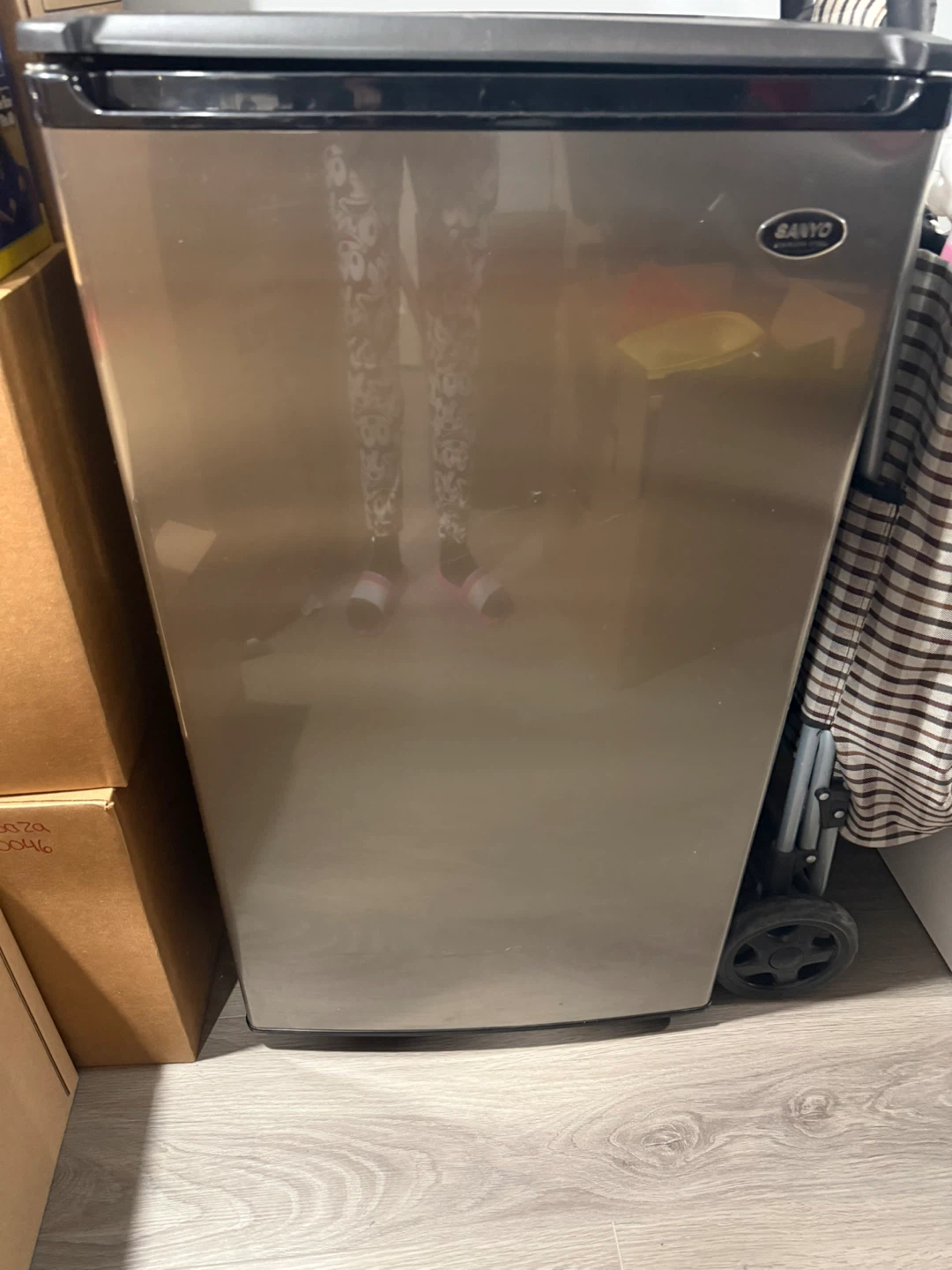 Sanyo SR-3770SC Mini Fridge