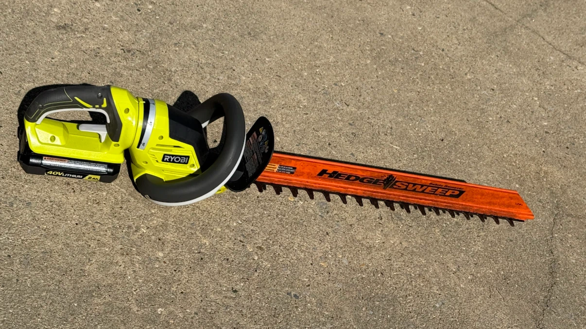 Ryobi 40V Cordless Hedge Trimmer with Battery and Charger - photo 4