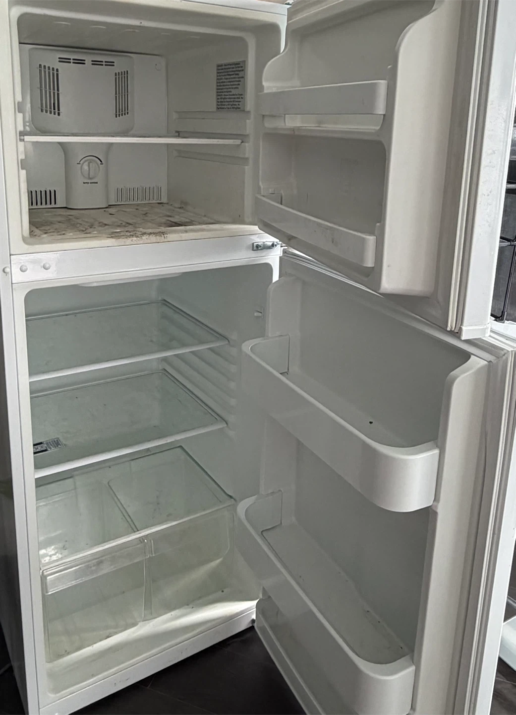 Frigidaire Refrigerator - photo 2