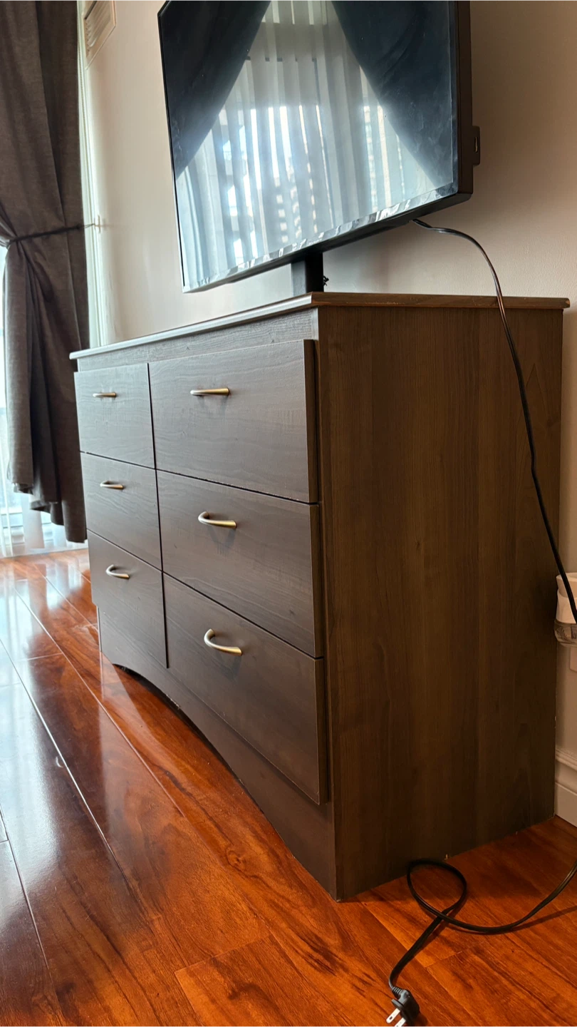 6-Drawer Wooden Dresser - photo 3