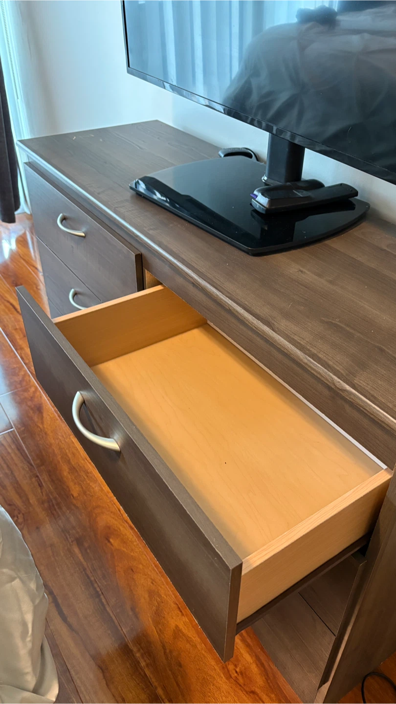 6-Drawer Wooden Dresser - photo 4