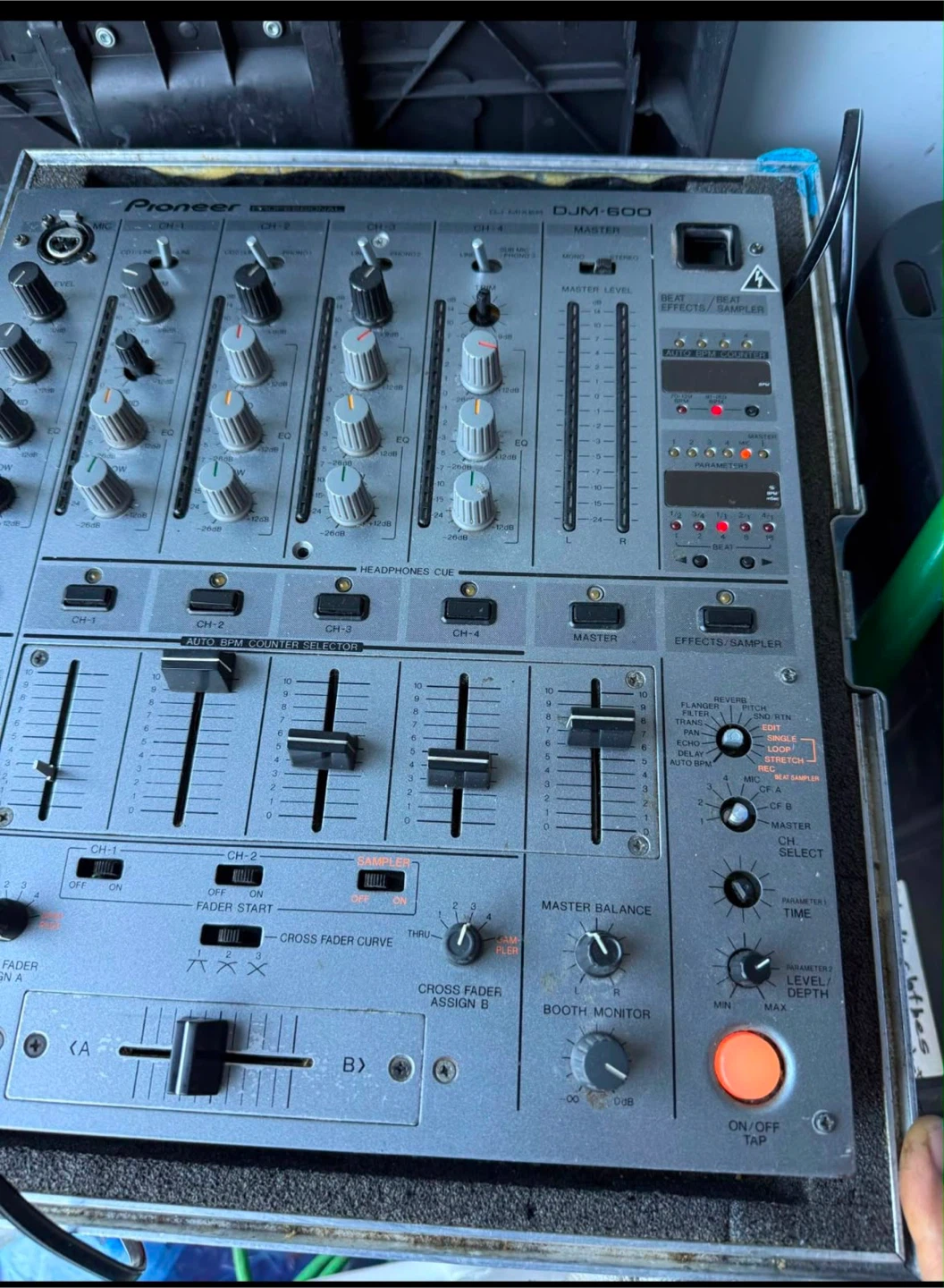 Pioneer DJM-600 DJ Mixer - photo 2