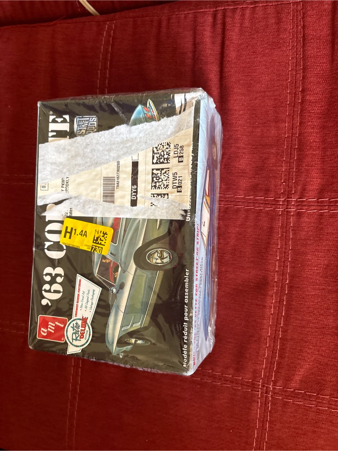 AMT 1963 Corvette Sting Ray 1/25 Scale Model Kit