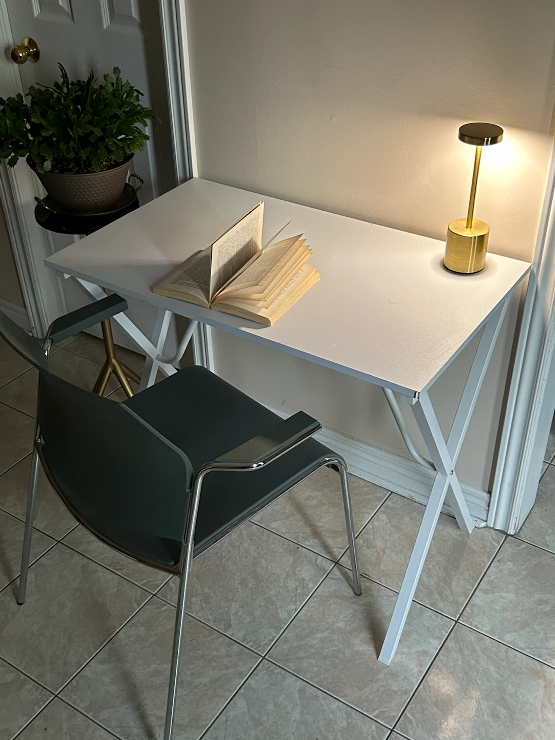 White X-Leg Desk/table - photo 2