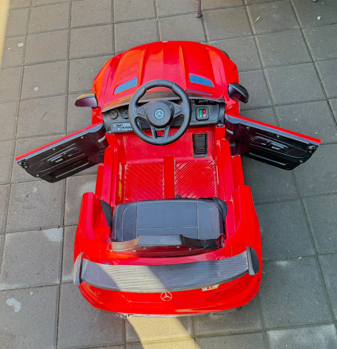 Kids Ride-On Mercedes-AMG GT Car - photo 3
