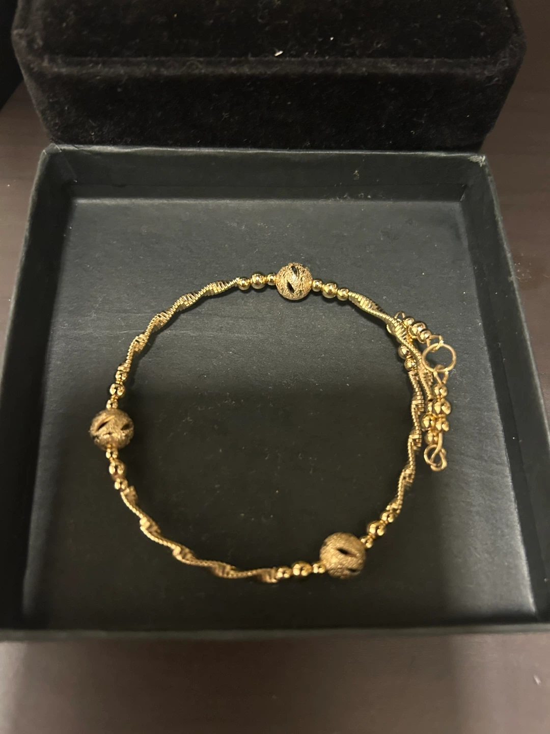 18k Gold  twisted and expandable bracelet with decorative beads - photo 2