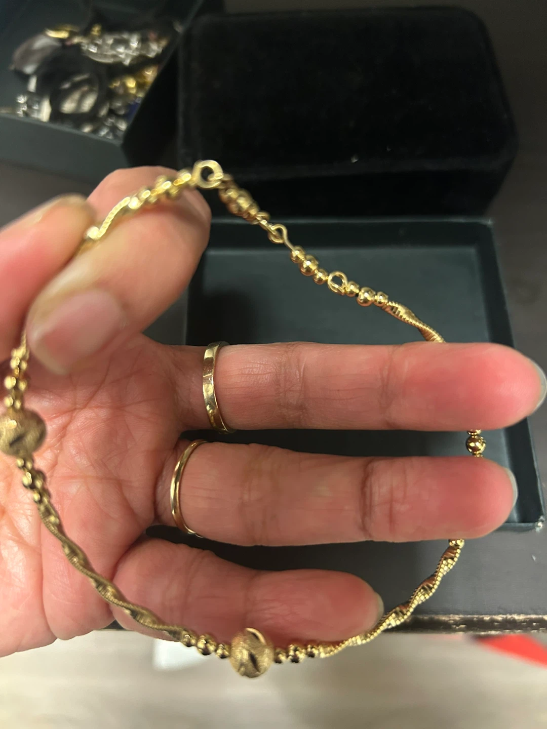 18k Gold  twisted and expandable bracelet with decorative beads - photo 3