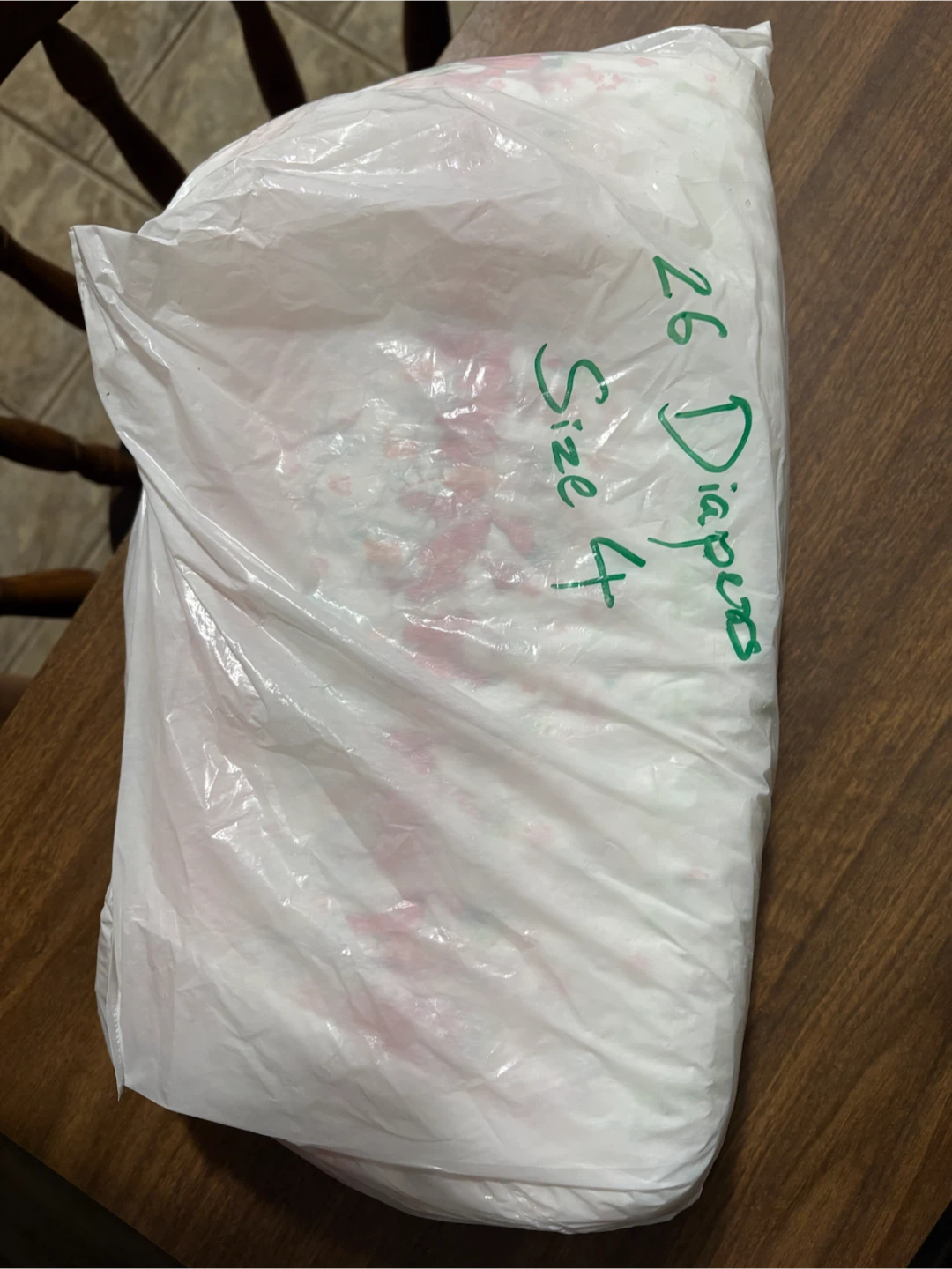 Kirkland Size 4 Diapers half sleeve: 26 diapers