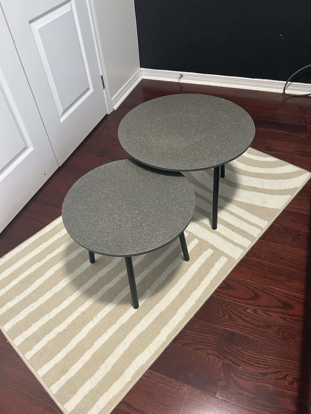 Set of 2 Round Nesting Side Tables - photo 2