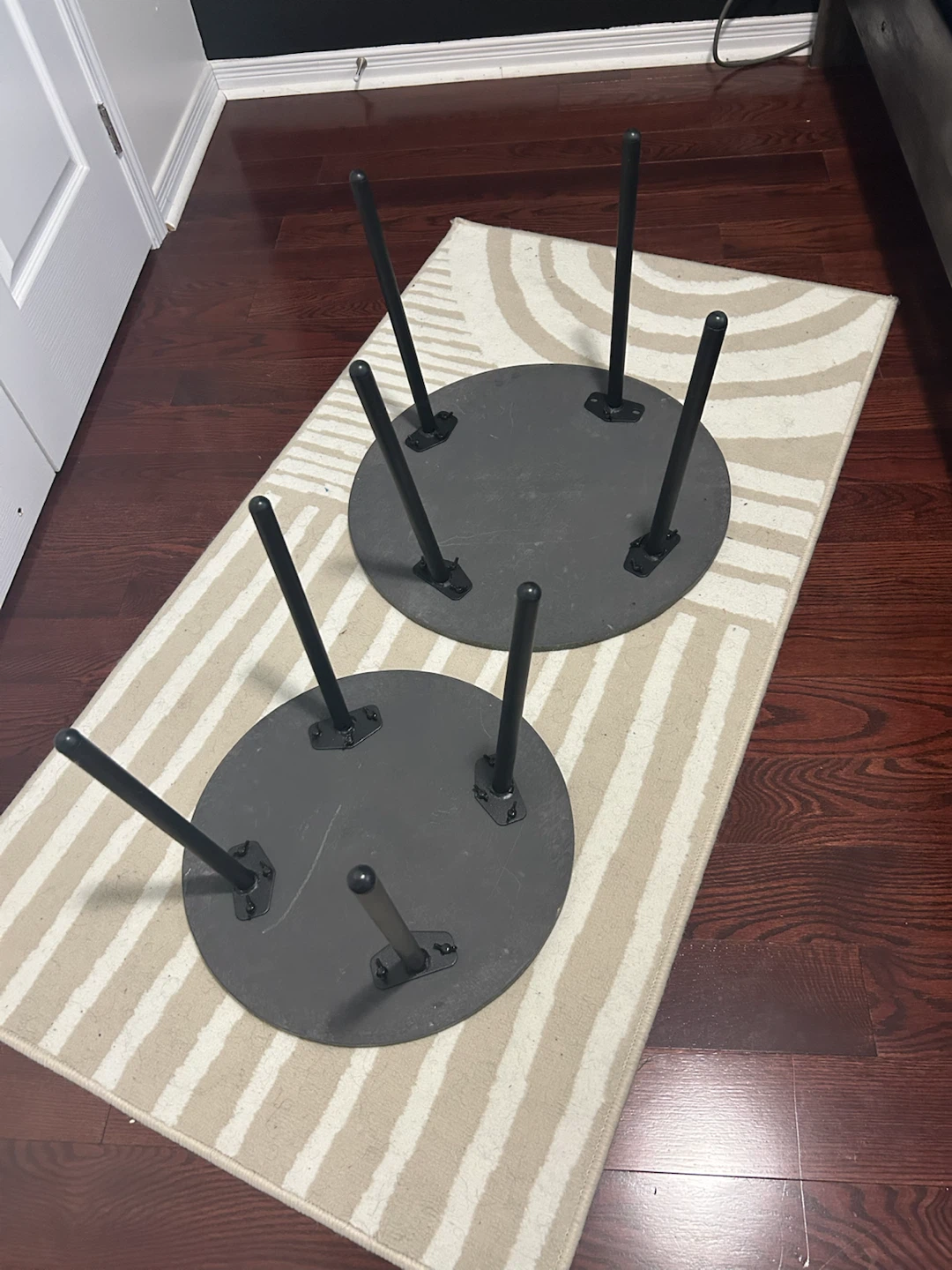 Set of 2 Round Nesting Side Tables - photo 3