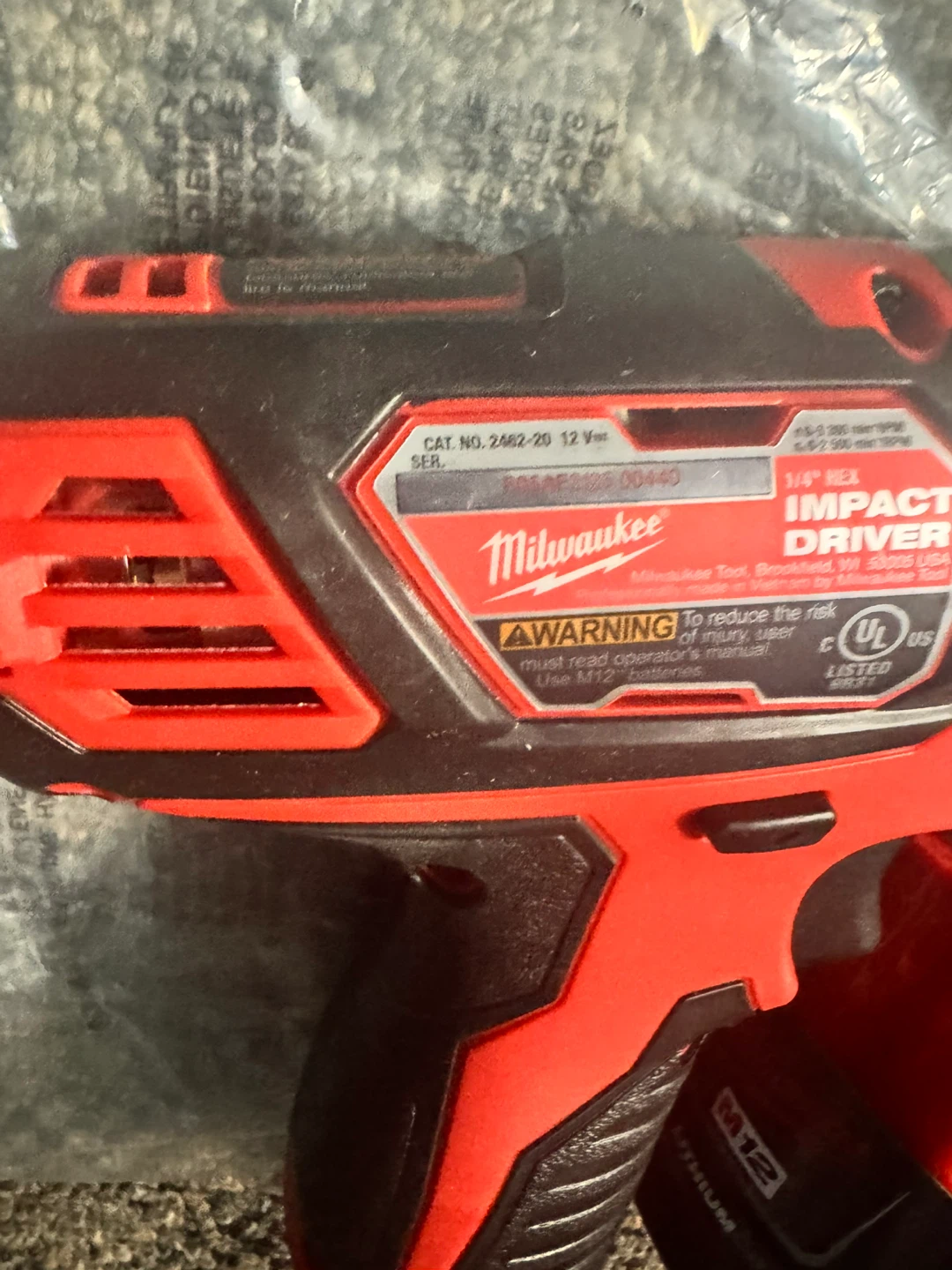 Milwaukee M12 1/4" Cordless Impact Driver Kit - photo 3