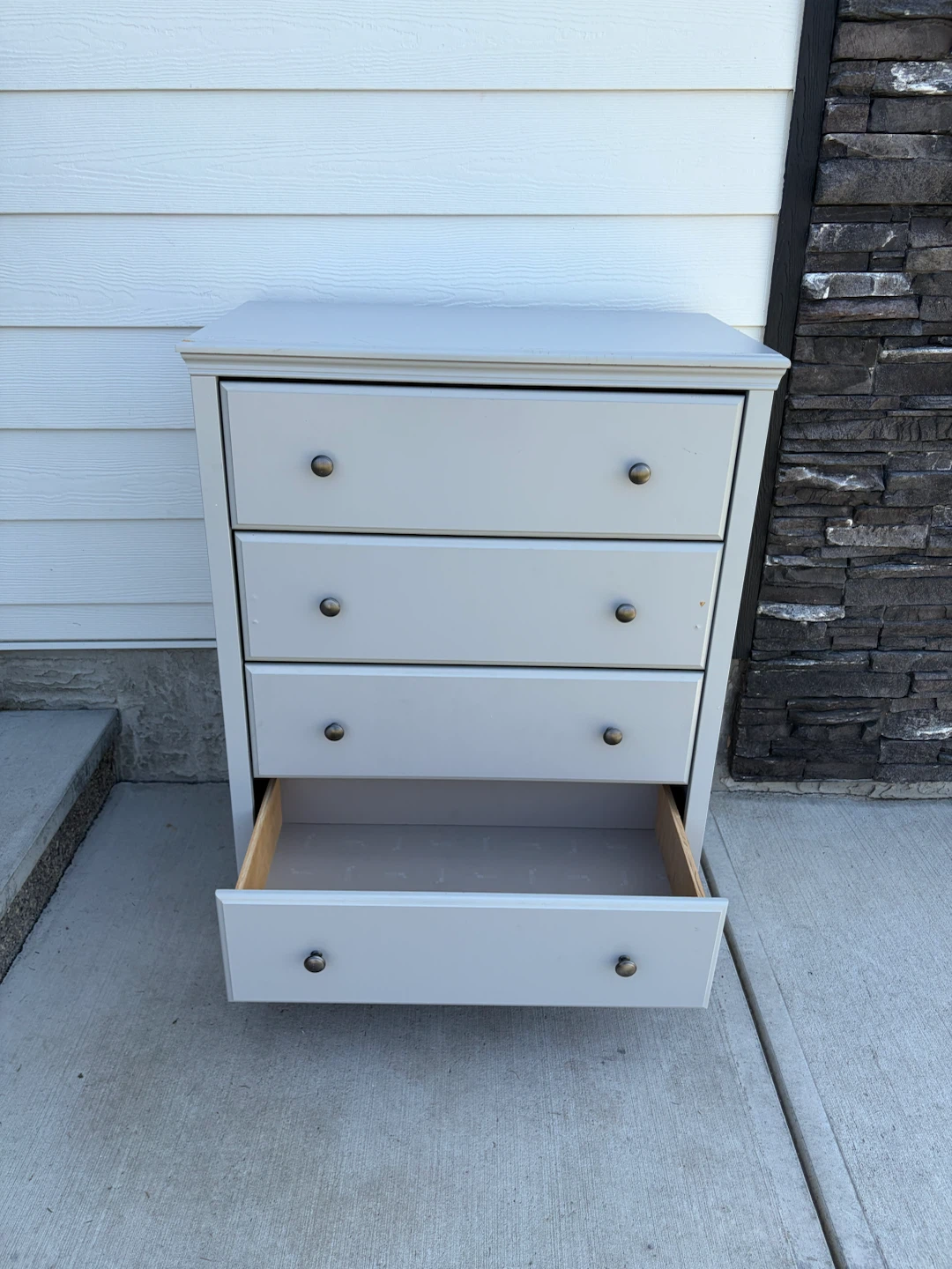 Grey dresser with 4 drawers - photo 5