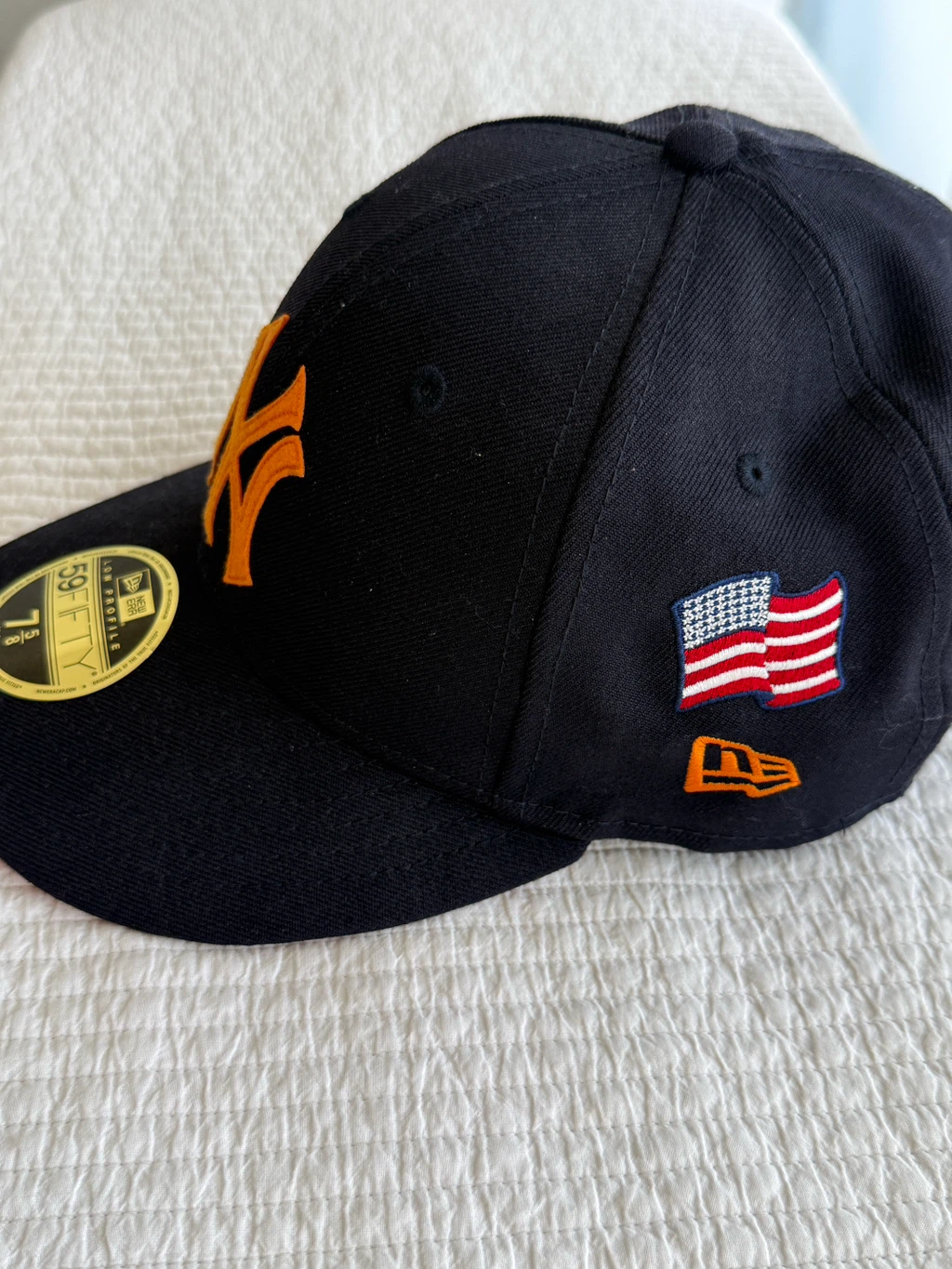New York Yankees Hat Sells - photo 2