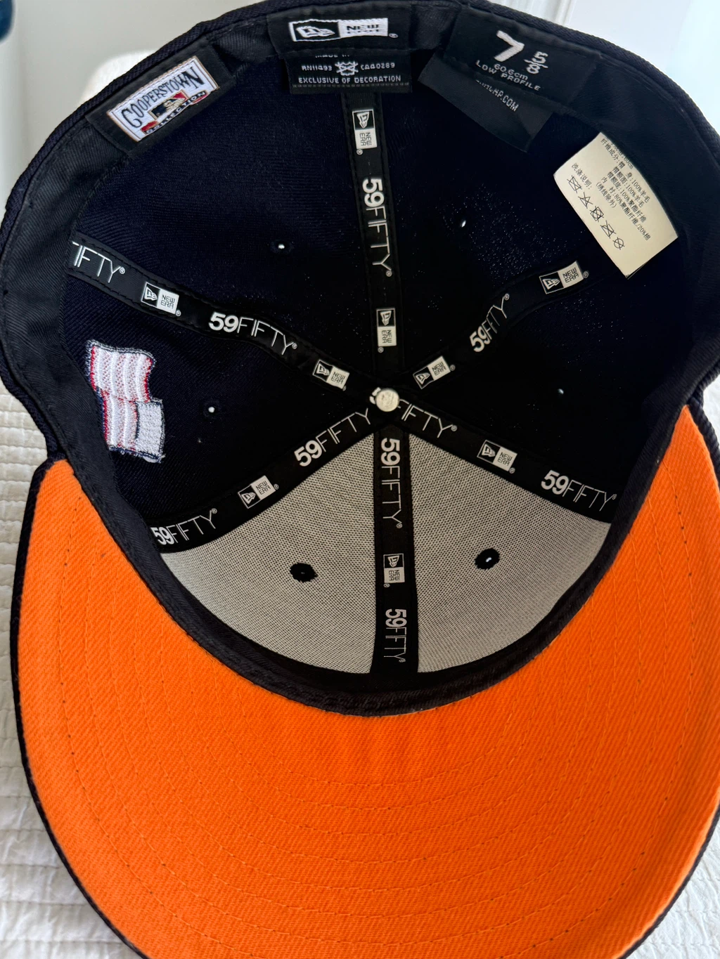 New York Yankees Hat Sells - photo 3