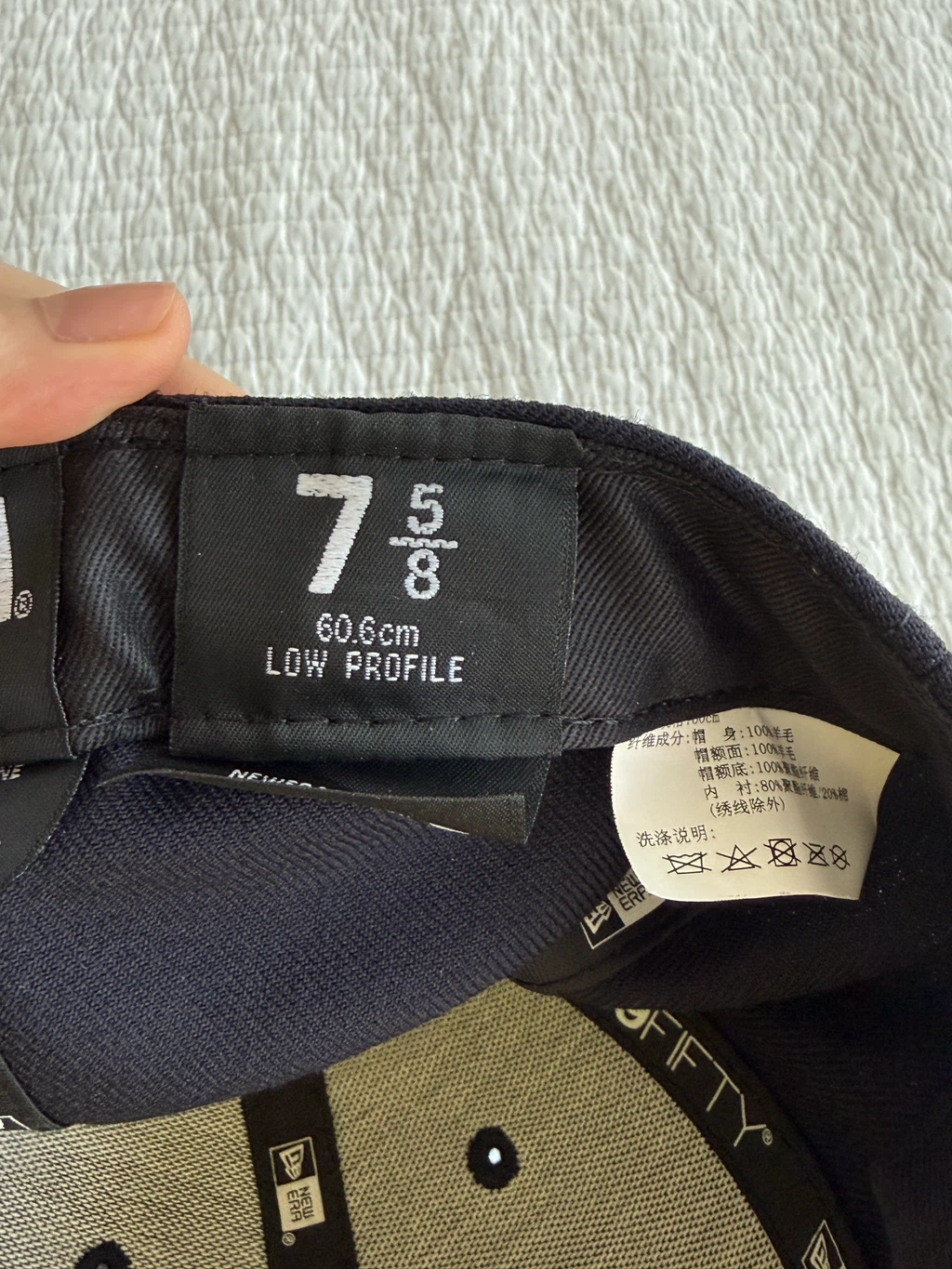 New York Yankees Hat Sells - photo 4