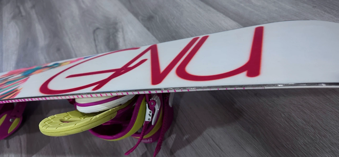 GNU D-Nice Snowboard with Burton Scribe Bindings - photo 3