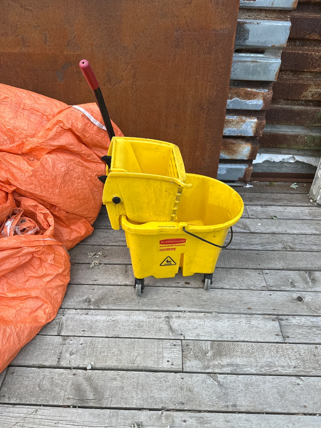 Rubbermaid Yellow Mop Bucket with Wringer