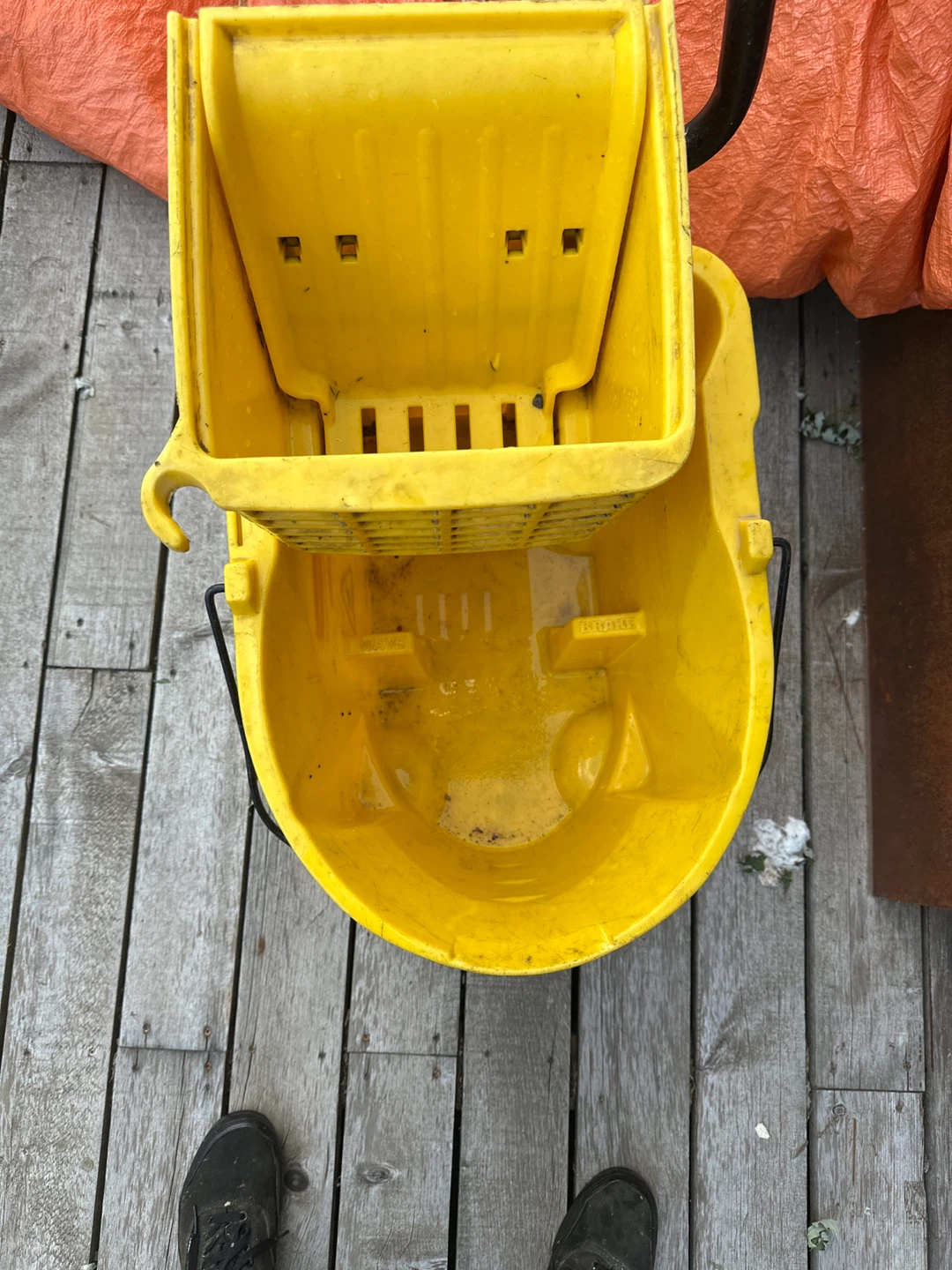 Rubbermaid Yellow Mop Bucket with Wringer - photo 2